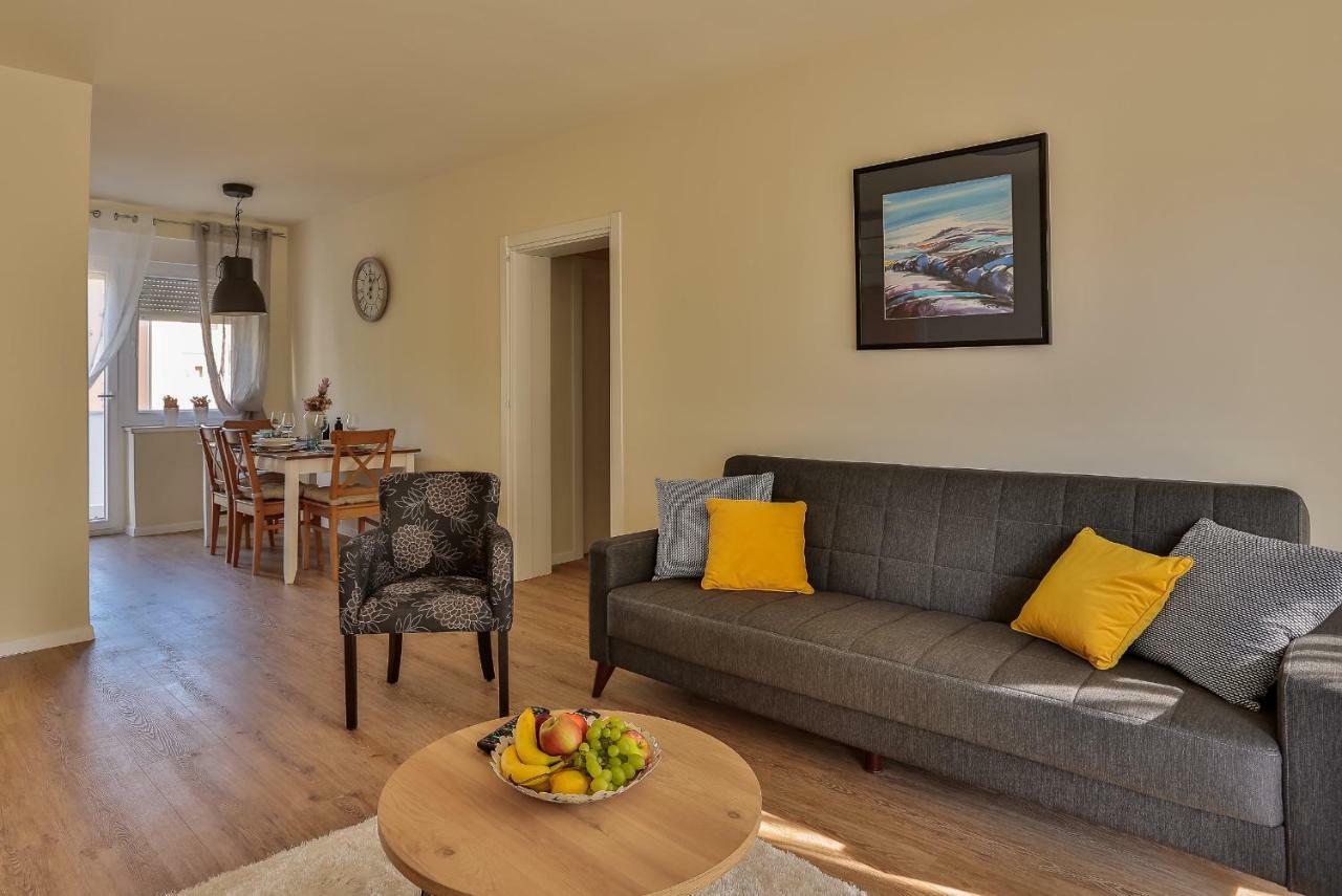 Apartament Almond *